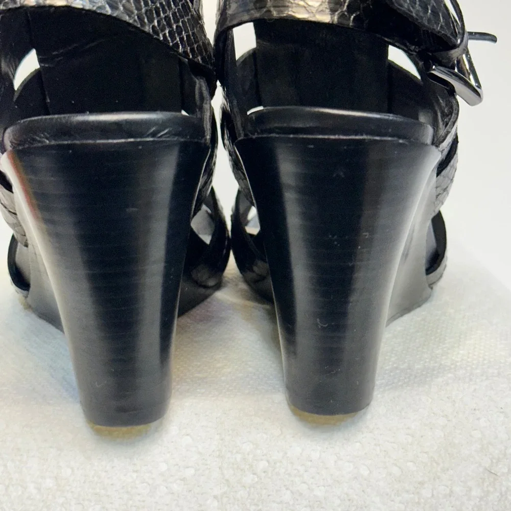 Donald J Pliner Gaia Sandals Womens 6.5M Grey Black Snakeskin Wedge Excellent